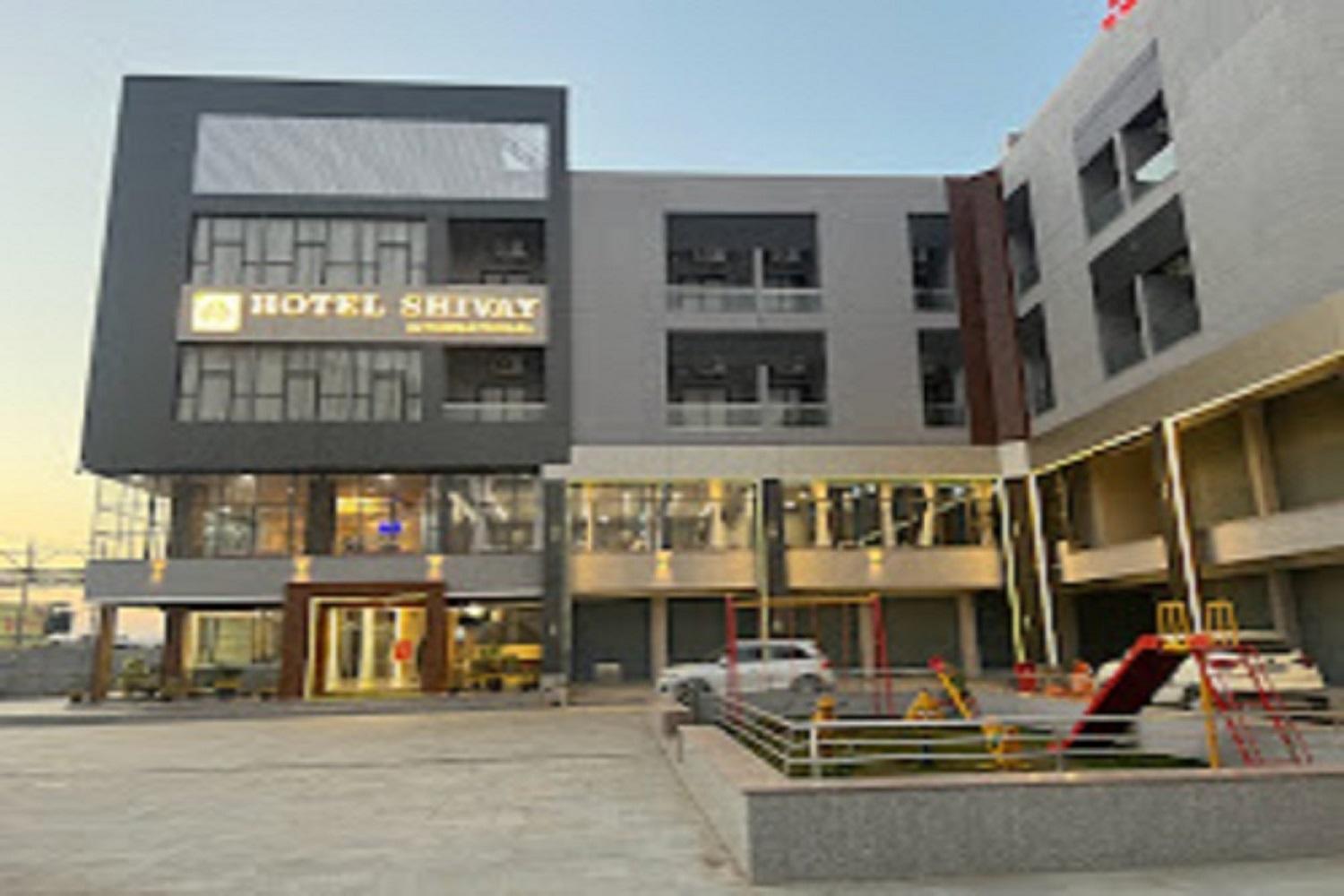 Hotel Shivay International Tharad Extérieur photo